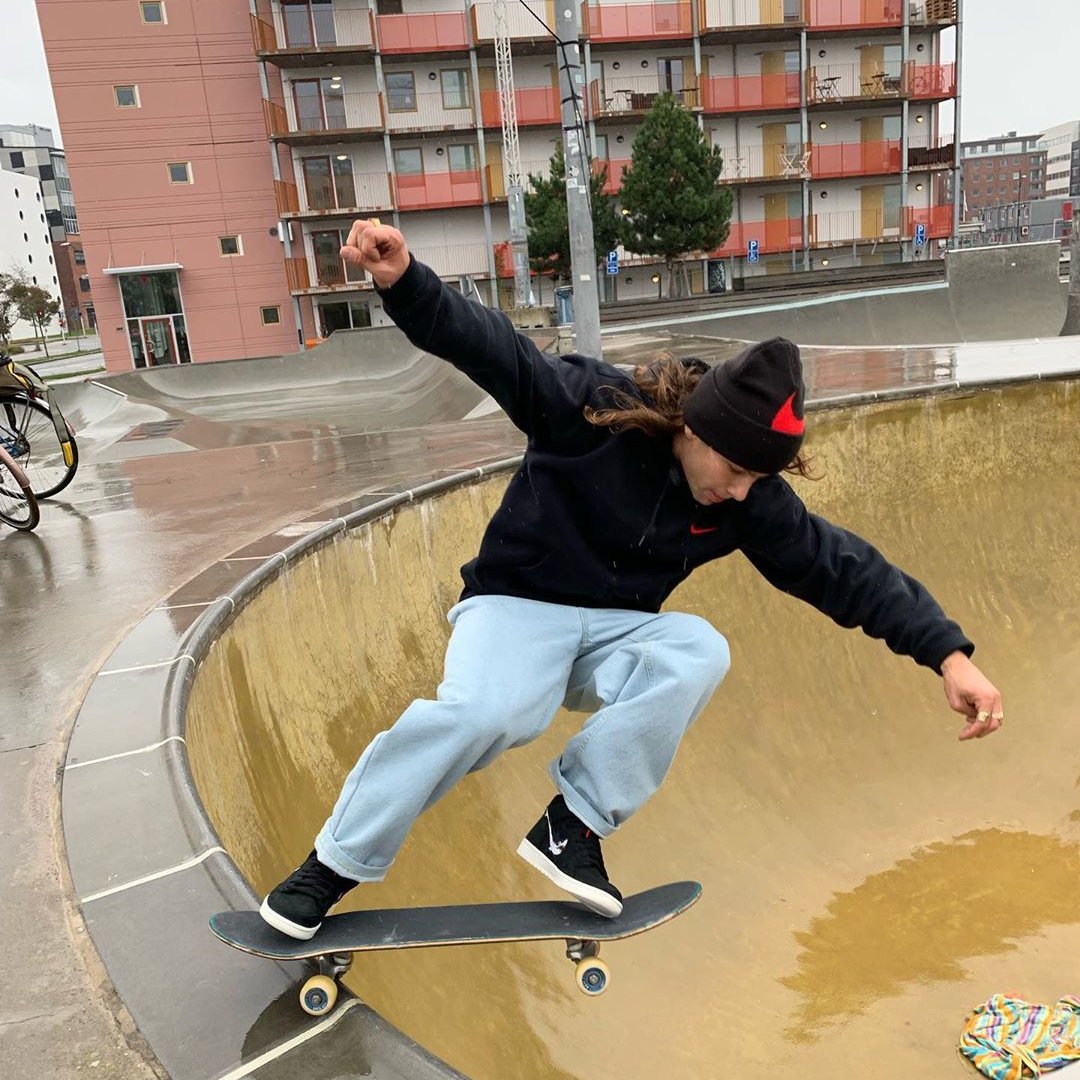 oskar rozenberg nike sb shark