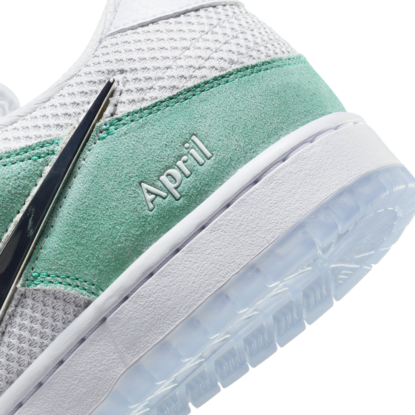 大*魂様 APRIL × Nike SB Dunk Low Pro QS 26. April Skateboards - Nike Skateboarding