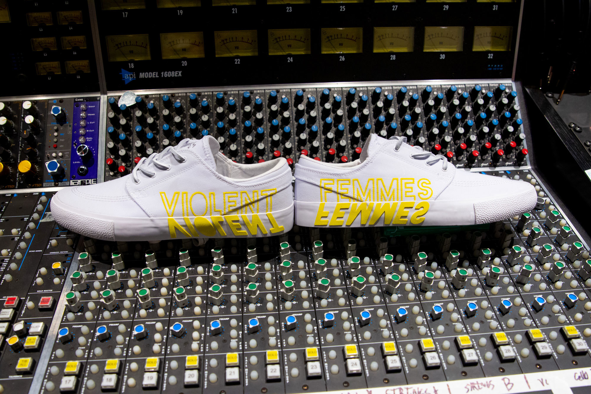 Stefan Janoski x Violent Femmes - Nike 