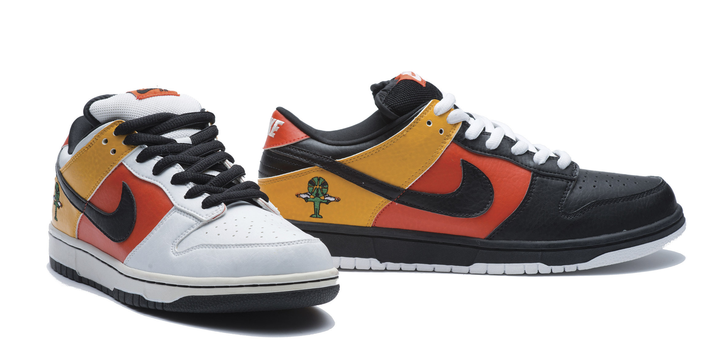 NIKE SB DUNK LOW RAYGUNS